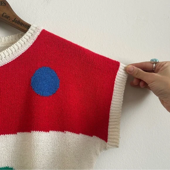 Vintage Geometric Short-Sleeve Sweater - Picture 5 of 5